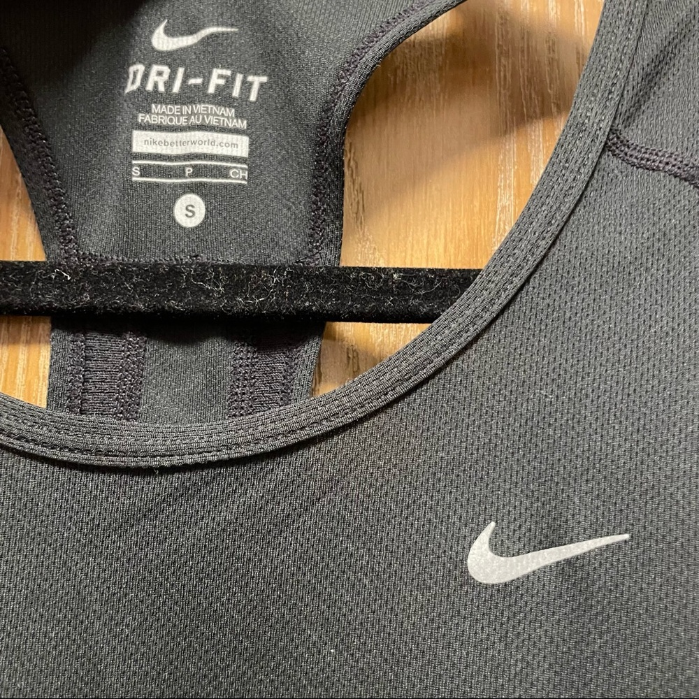 Nike tank - Picture 2 of 2